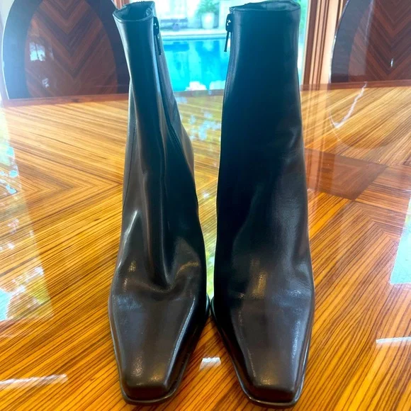 Gianni Bini size 8.5M ankle booties zipper rich brown like new - Picture 1 of 10